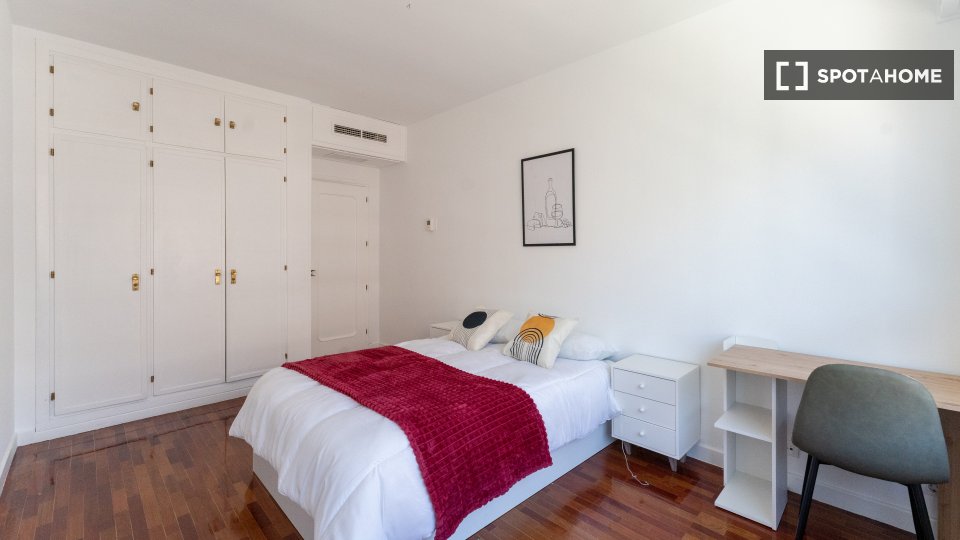 Double room Madrid, 7 beds — photo 2