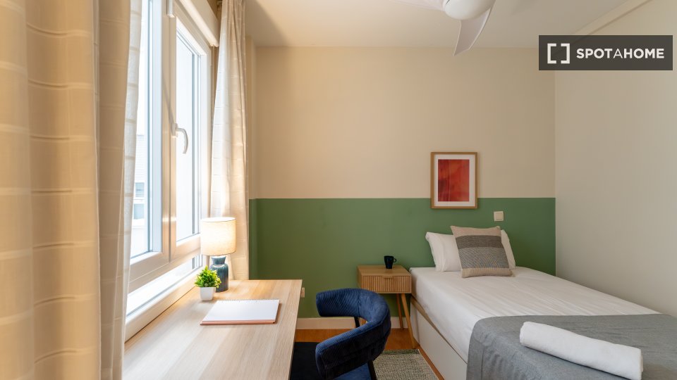 Double room Madrid, 6 beds — photo 4