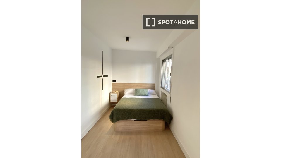 Double room Madrid, 12 beds — photo 18