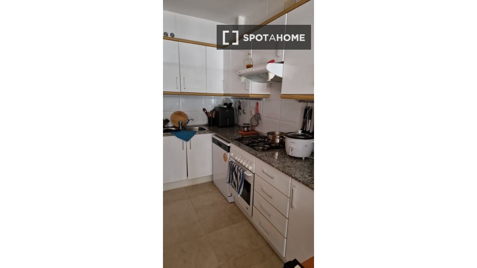 Double room Barcelona, 1 bed, 20m² — photo 1
