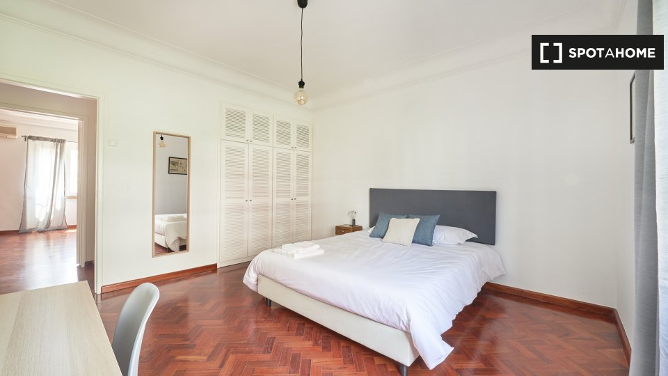 Double room Lisbon, 7 beds, 200m² — photo 3