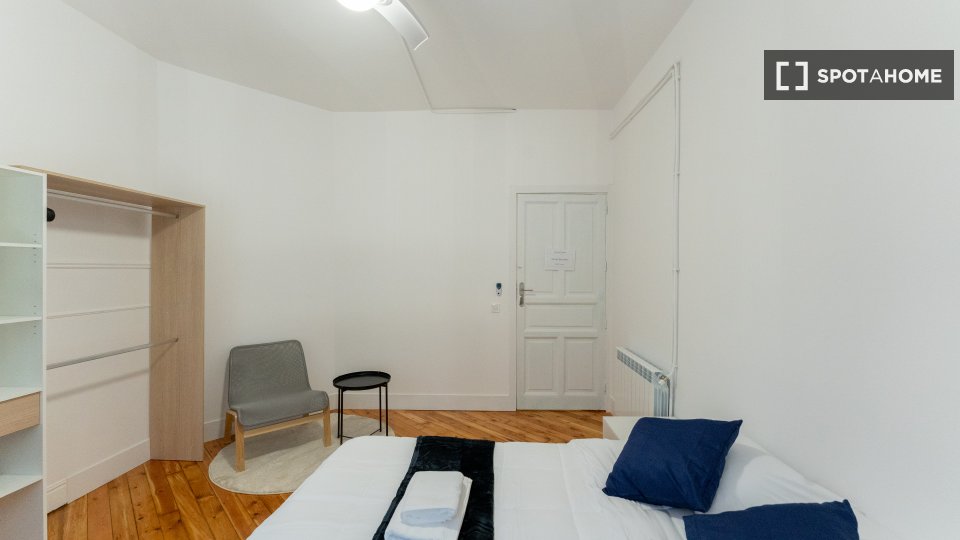 Double room Madrid, 8 beds — photo 5