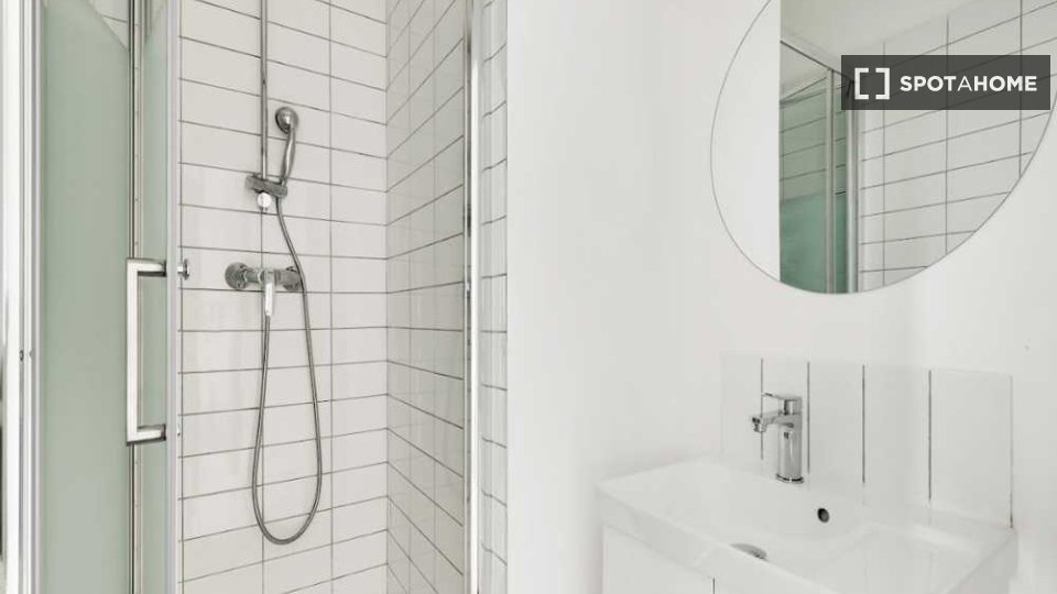 Double room Paris, 5 beds, 120m² — photo 11