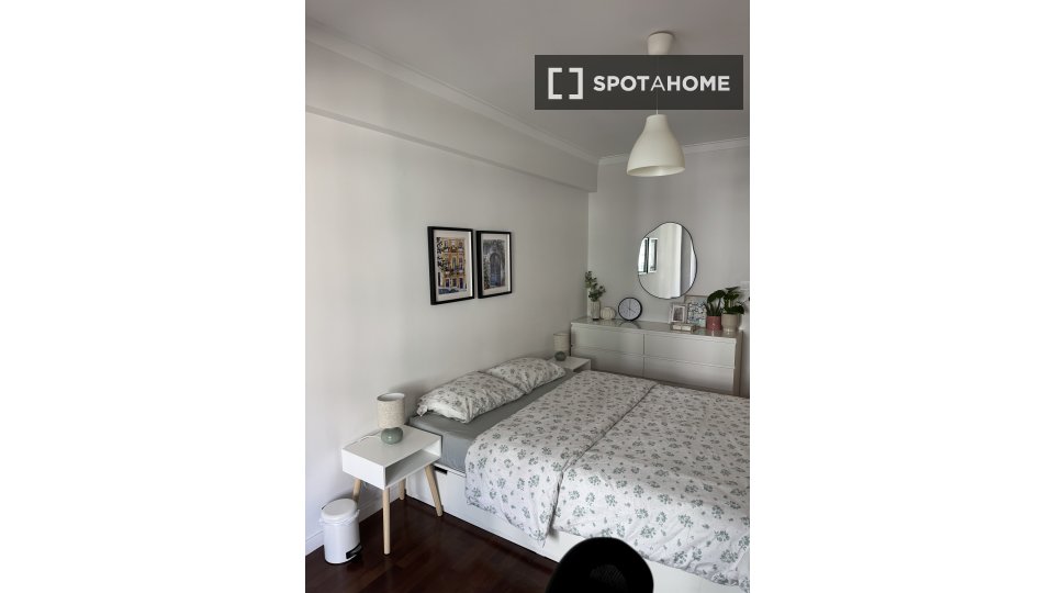 Apartment Lisbon, 2 beds, 108m² — photo 11