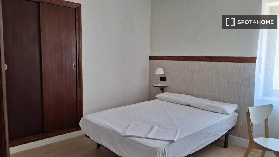 Se alquila habitación en piso compartido, El Coll d'en Rabassa.