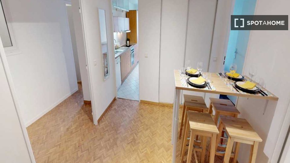 Double room Paris, 5 beds, 120m² — photo 14