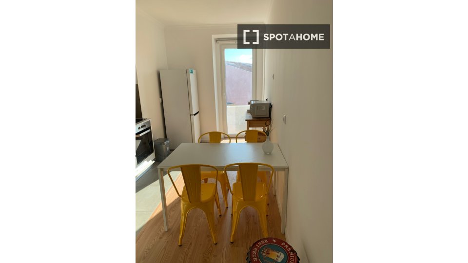 Double room Lisbon, 6 beds — photo 17
