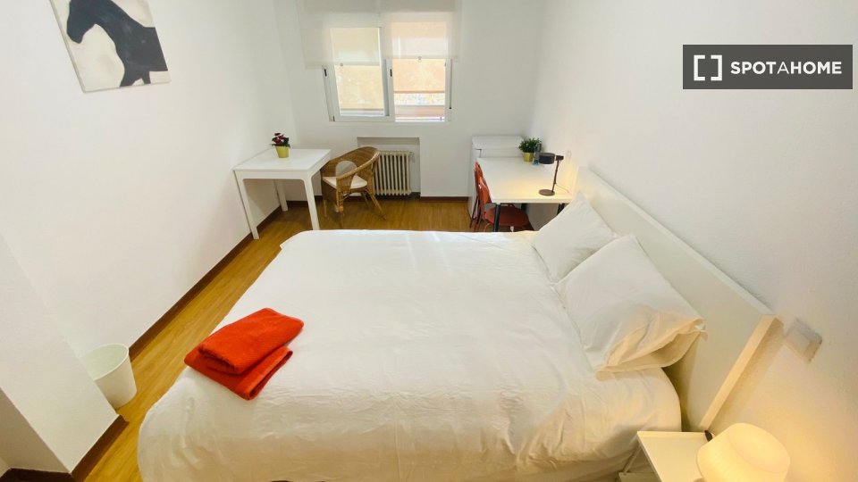 Double room Madrid, 6 beds — photo 13