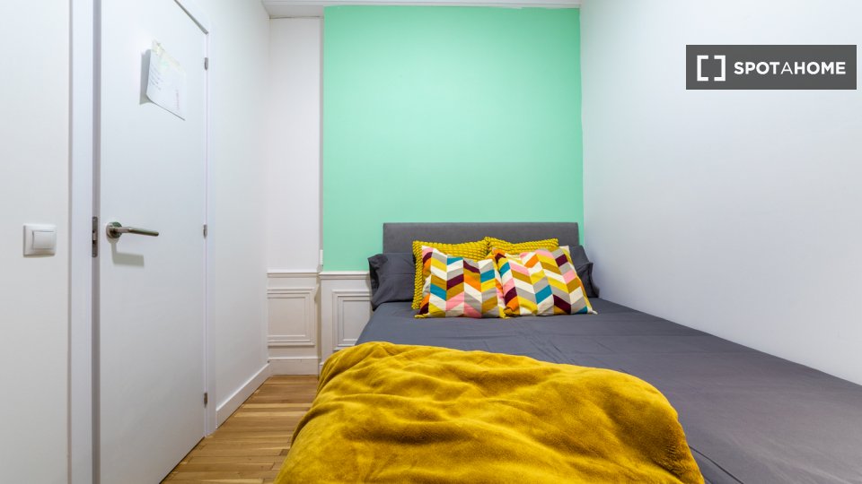 Double room Madrid, 13 beds, 301m² — photo 7
