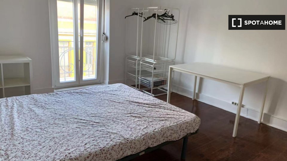 Double room Lisbon, 8 beds, 220m² — photo 1
