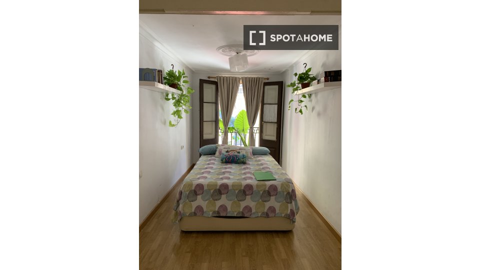 Double room Barcelona, 3 beds, 80m² — photo 5