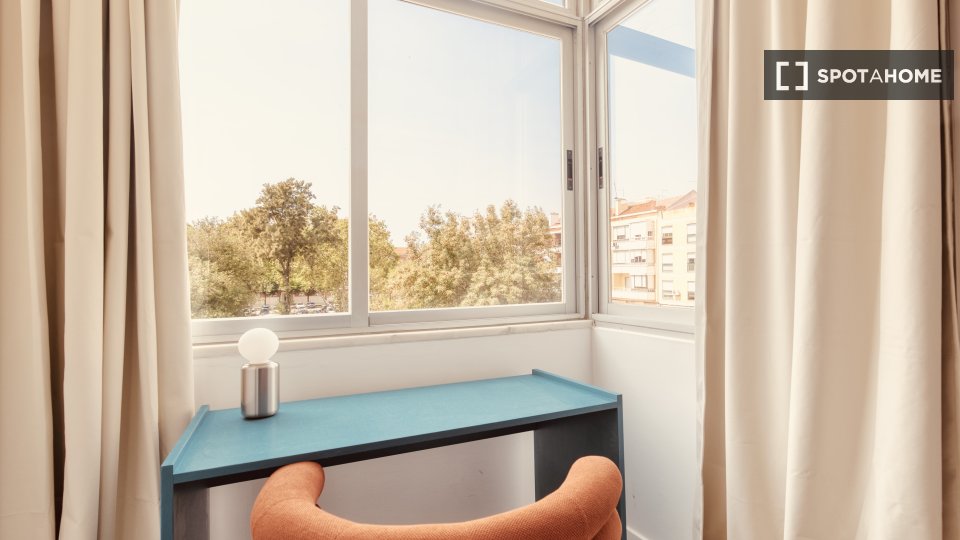 Double room Lisbon, 5 beds — photo 14