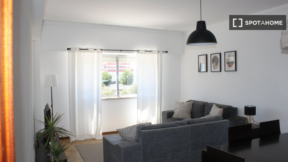 Double room Lisbon, 3 beds, 120m² — photo 12