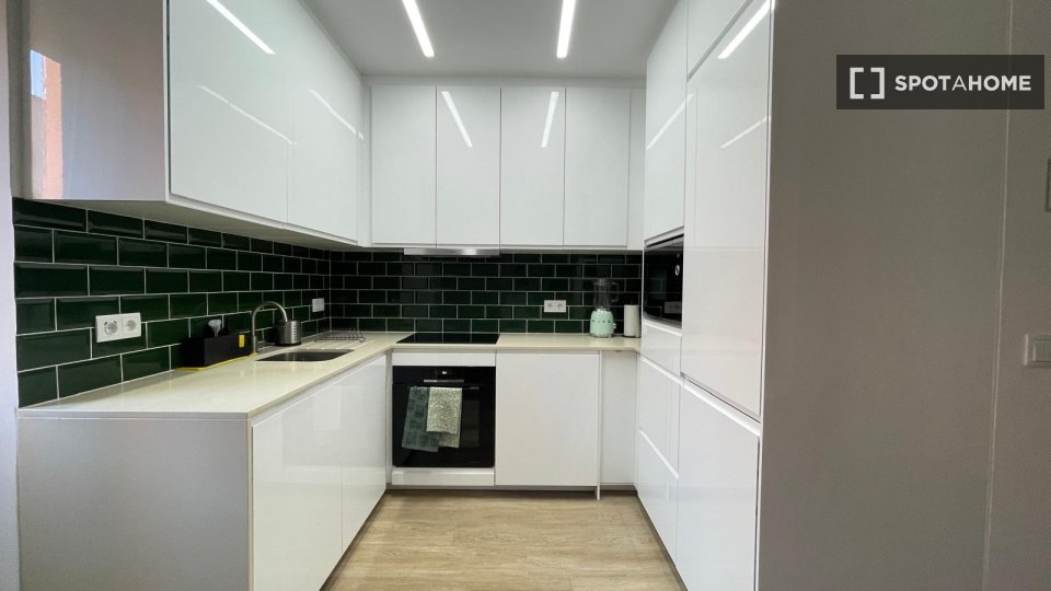 Double room Lisbon, 2 beds, 65m² — photo 7