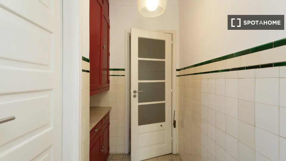 Double room Lisbon, 6 beds — photo 19