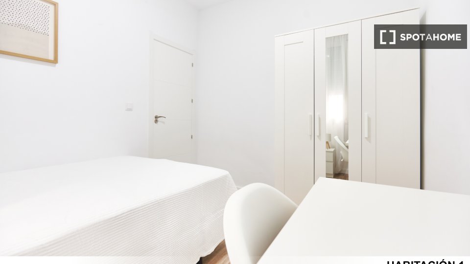 Double room Seville, 4 beds — photo 12