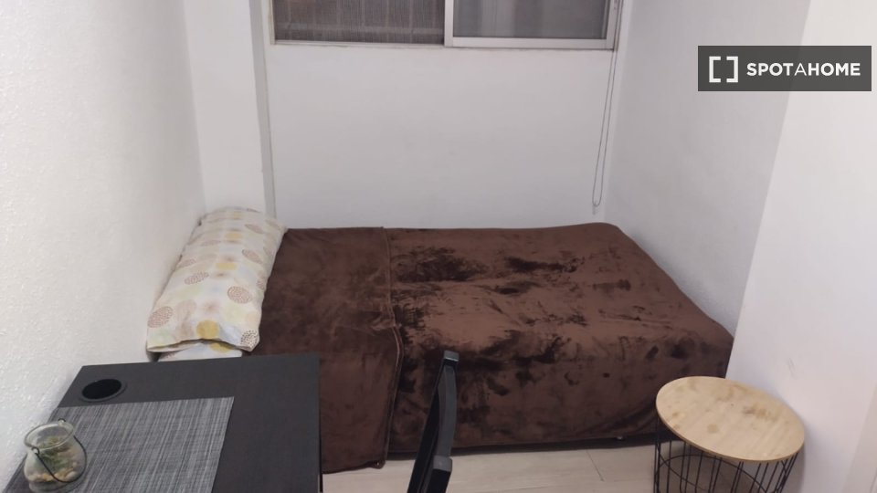 Habitación en piso compartido, Alicante