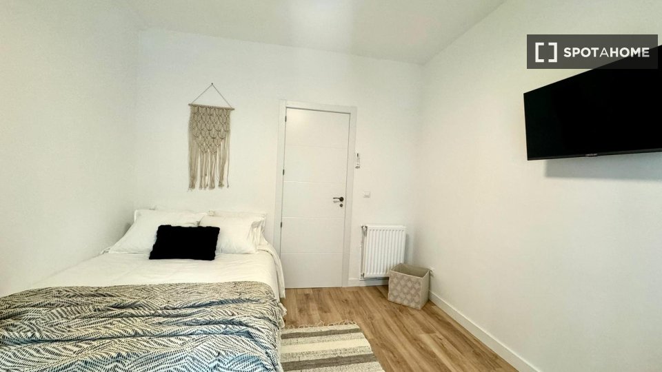 Double room Madrid, 7 beds — photo 8