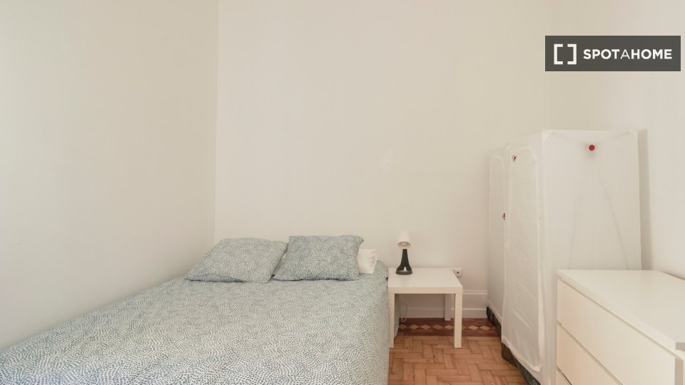 Double room Lisbon, 16 beds — photo 3