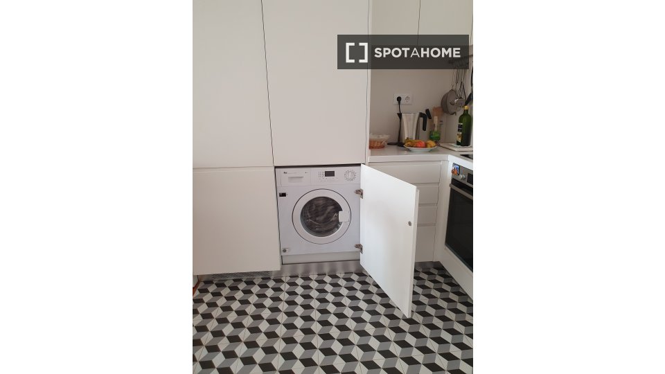 Apartment Lisbon, 1 bed, 65m² — photo 5