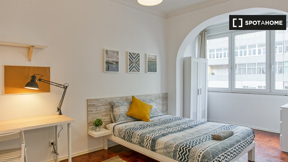 Double room Lisbon, 5 beds — photo 20