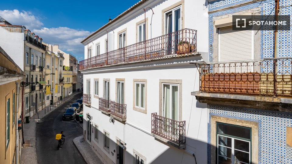Double room Lisbon, 8 beds — photo 33