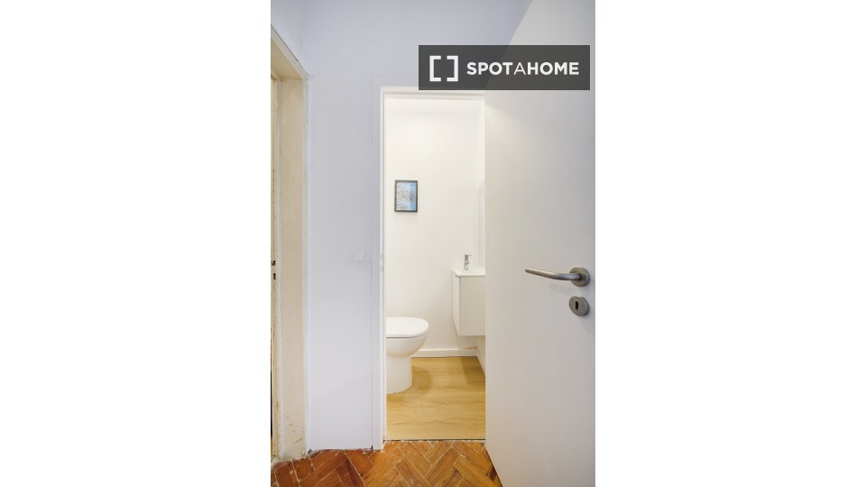 Double room Lisbon, 8 beds — photo 11