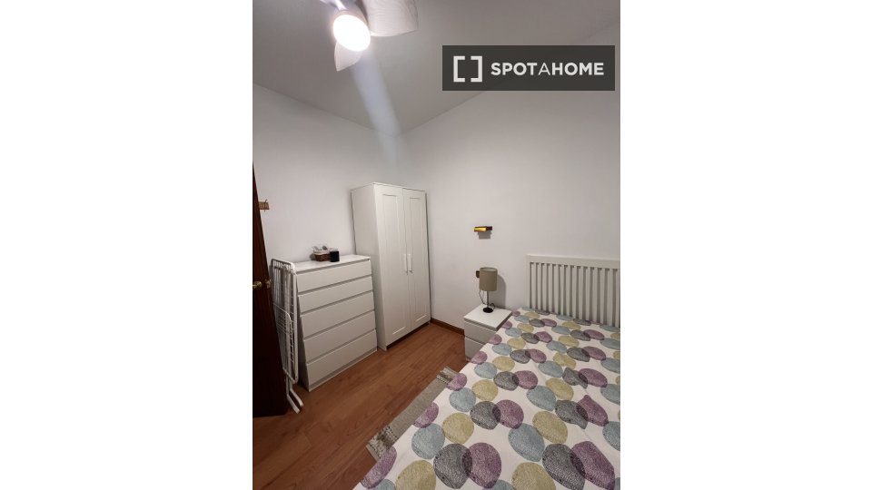 Double room Madrid, 8 beds, 275m² — photo 5