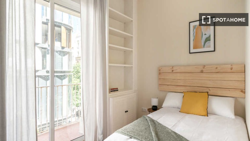 Double room Madrid, 7 beds — photo 37
