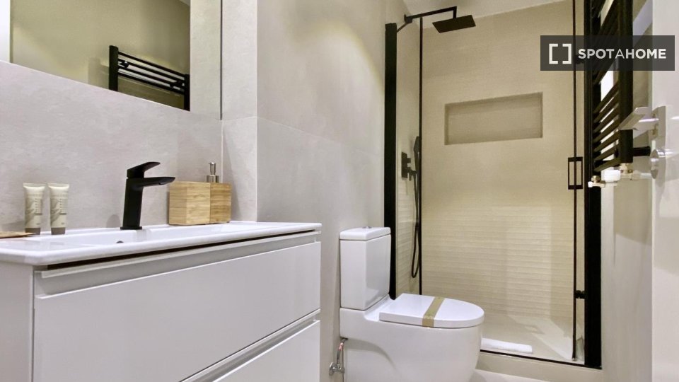 Apartment Madrid, 2 beds — photo 17