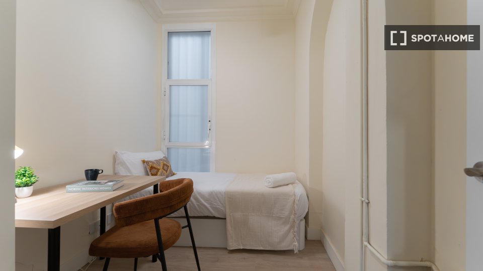 Double room Madrid, 9 beds — photo 8