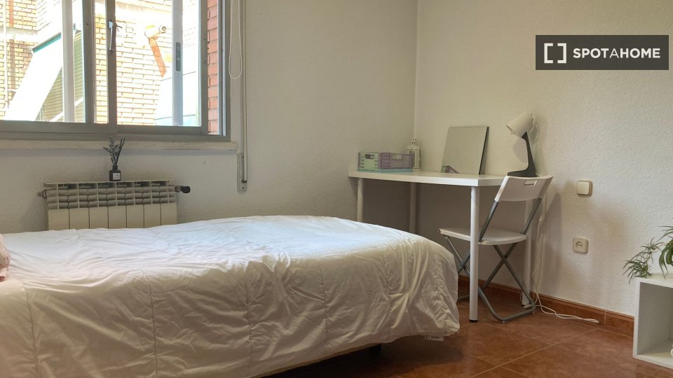 Double room Madrid, 4 beds — photo 7