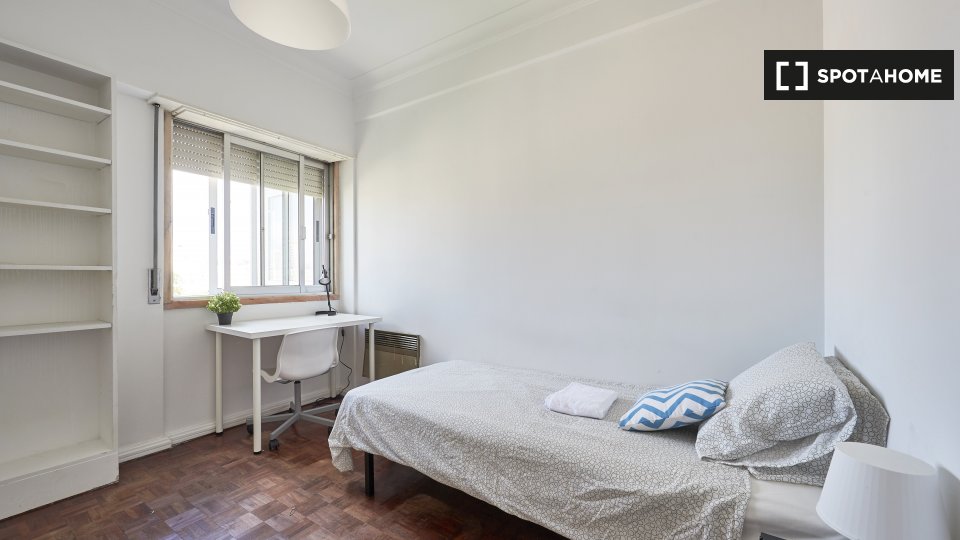 Double room Lisbon, 8 beds — photo 1