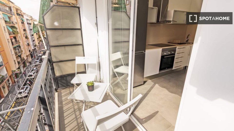 Piso de 3 habitaciones en alquiler en Nou Moles, Valencia