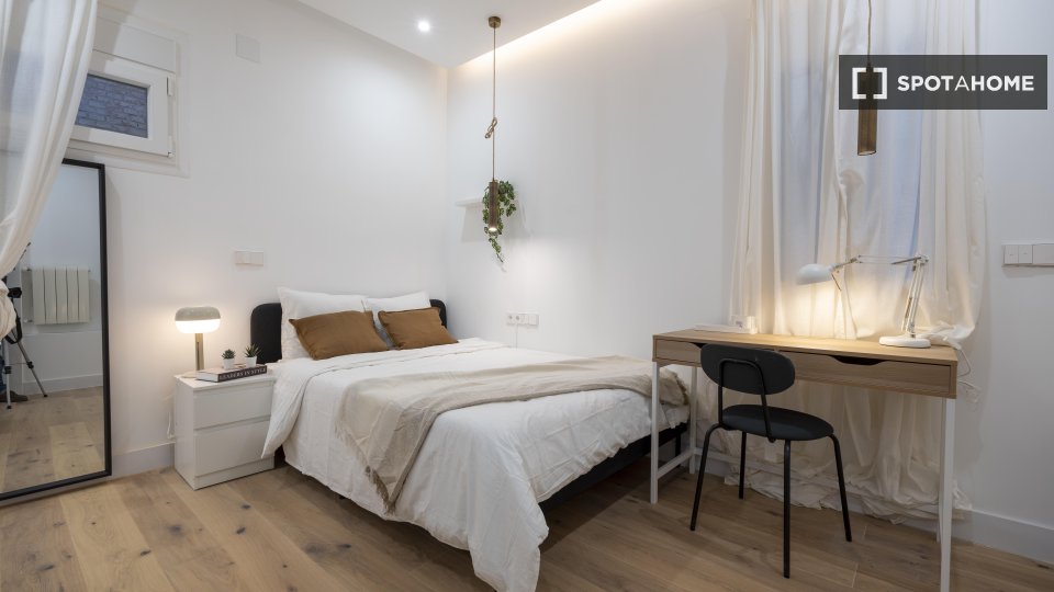 Double room Madrid, 7 beds — photo 29