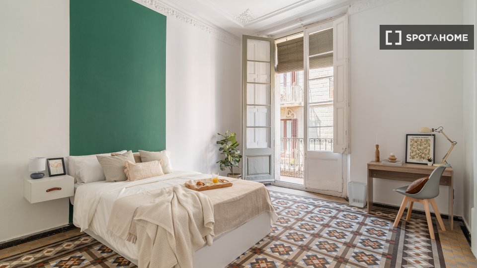 Double room Barcelona, 7 beds, 95m² — photo 1