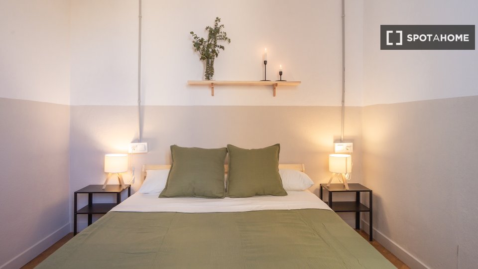 Double room Barcelona, 4 beds, 90m² — photo 13