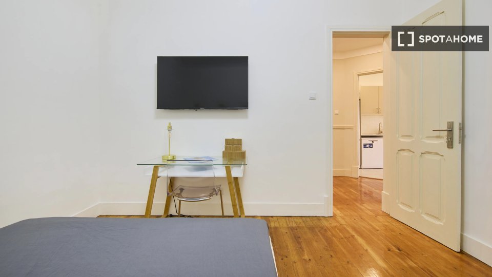 Double room Lisbon, 6 beds — photo 5