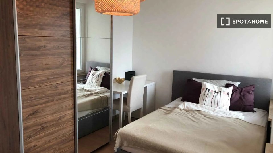 Double room Berlin, 4 beds, 99m² — photo 16