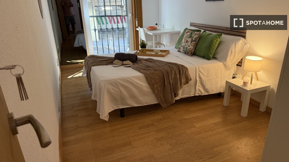 Double room Madrid, 6 beds — photo 17