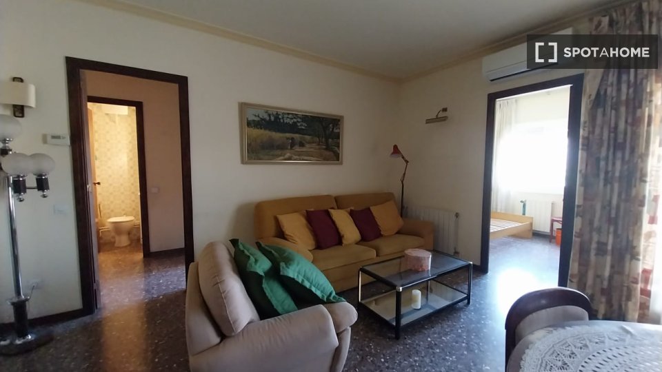 Apartment Barcelona, 4 beds, 85m² — photo 9