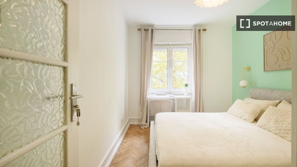 Double room Lisbon, 6 beds — photo 1
