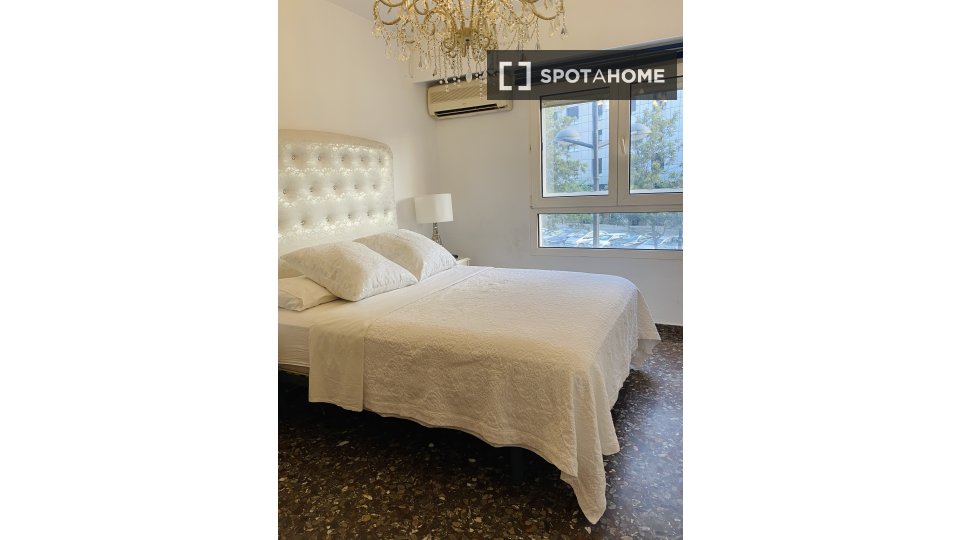 Double room Valencia, 6 beds — photo 1