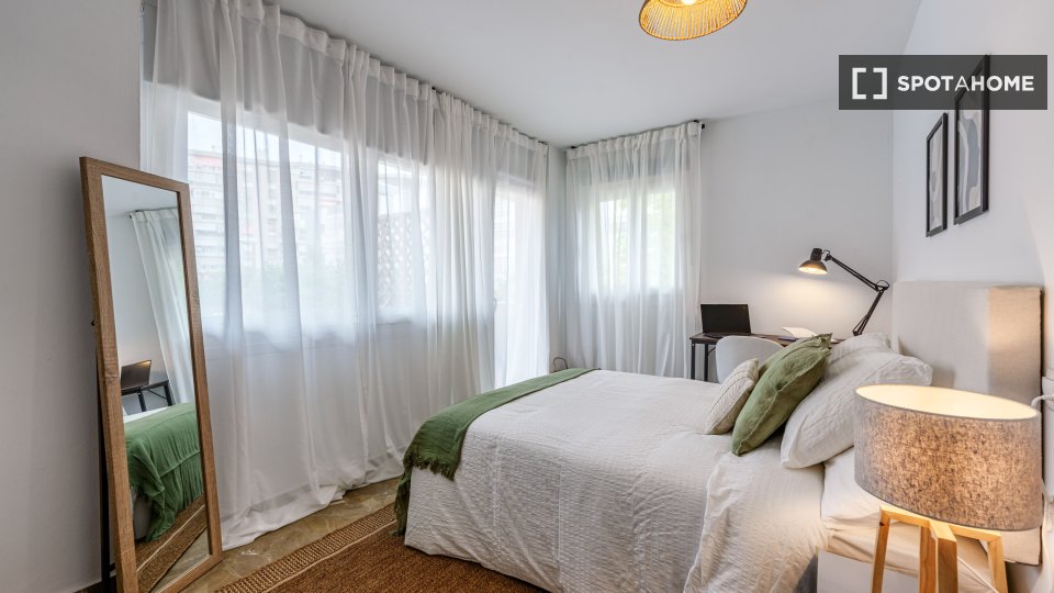 Double room Malaga, 10 beds, 258m² — photo 2