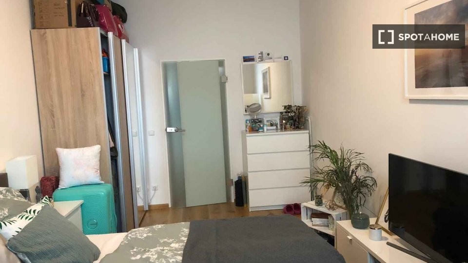 Double room Munich, 4 beds, 101m² — photo 12
