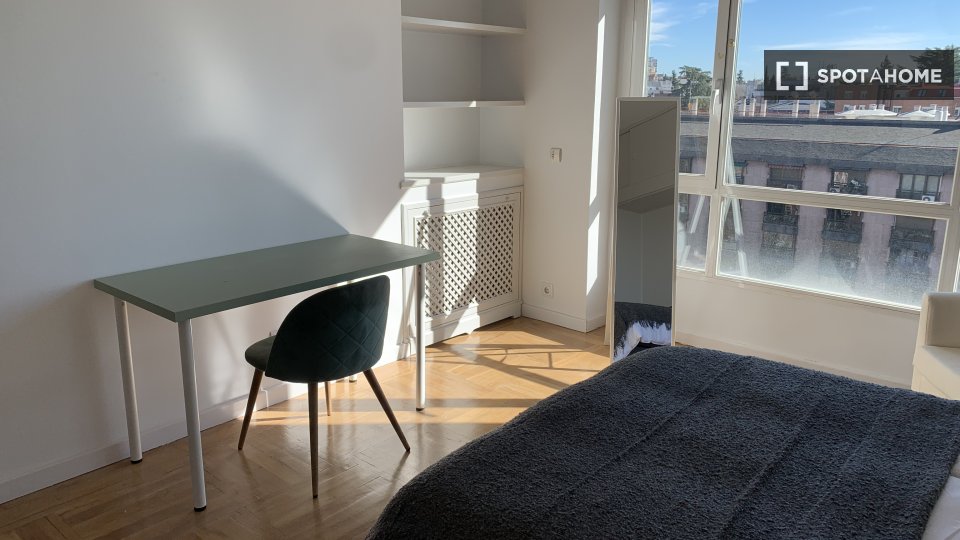 Double room Madrid, 6 beds — photo 7