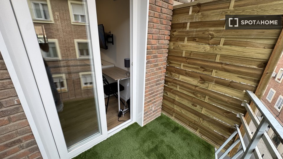 Double room Madrid, 4 beds, 65m² — photo 1