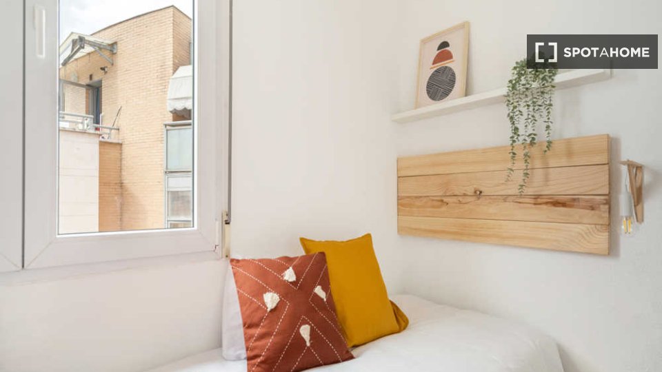 Double room Madrid, 6 beds — photo 12