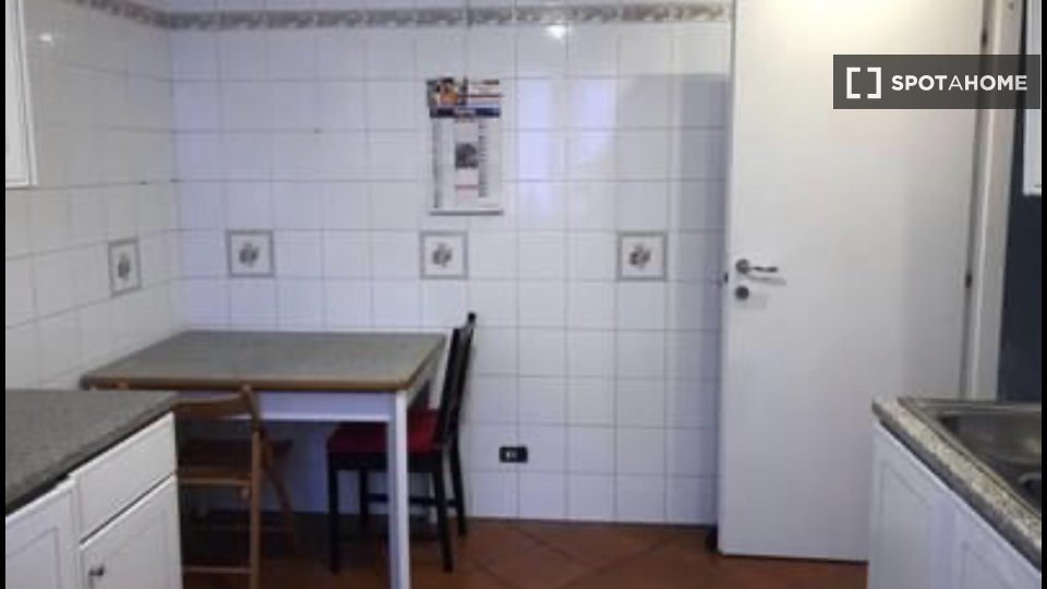Double room Rome, 3 beds — photo 5
