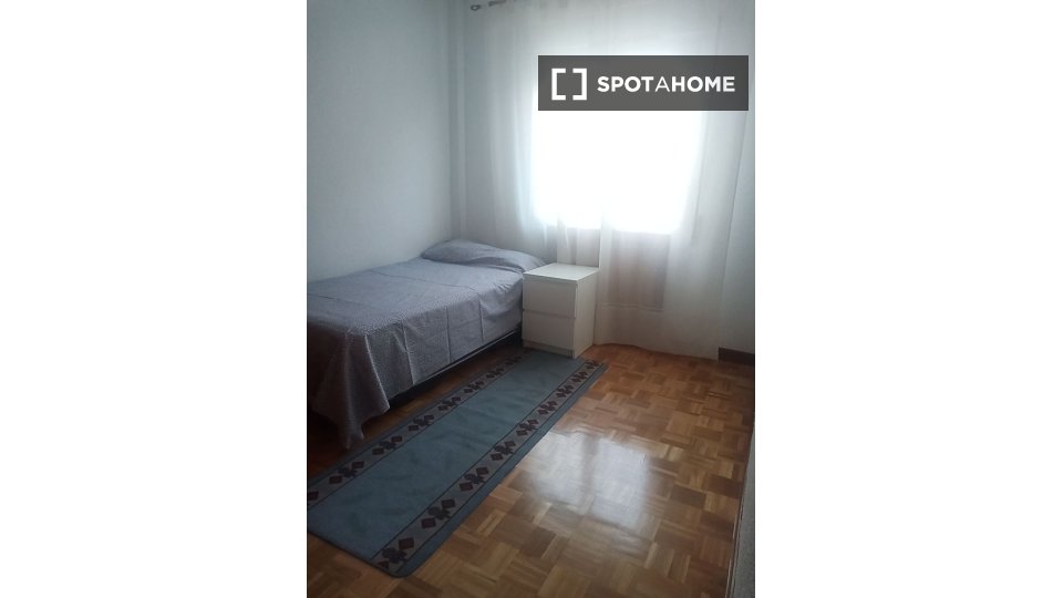 Double room Madrid, 3 beds, 70m² — photo 6
